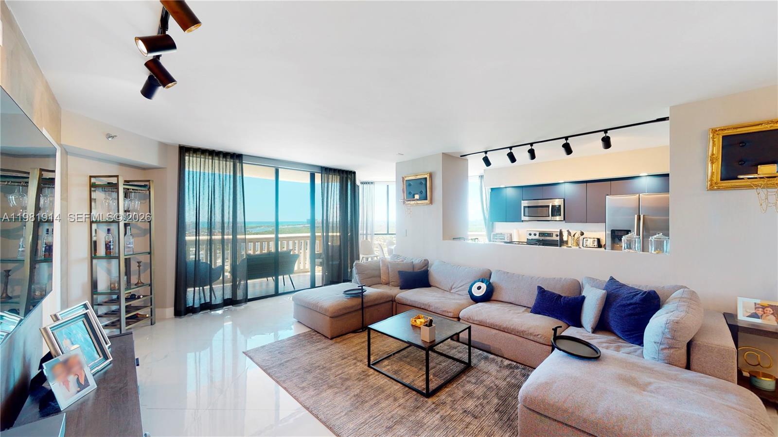 1000 W Island Blvd #2903, Aventura FL 33160