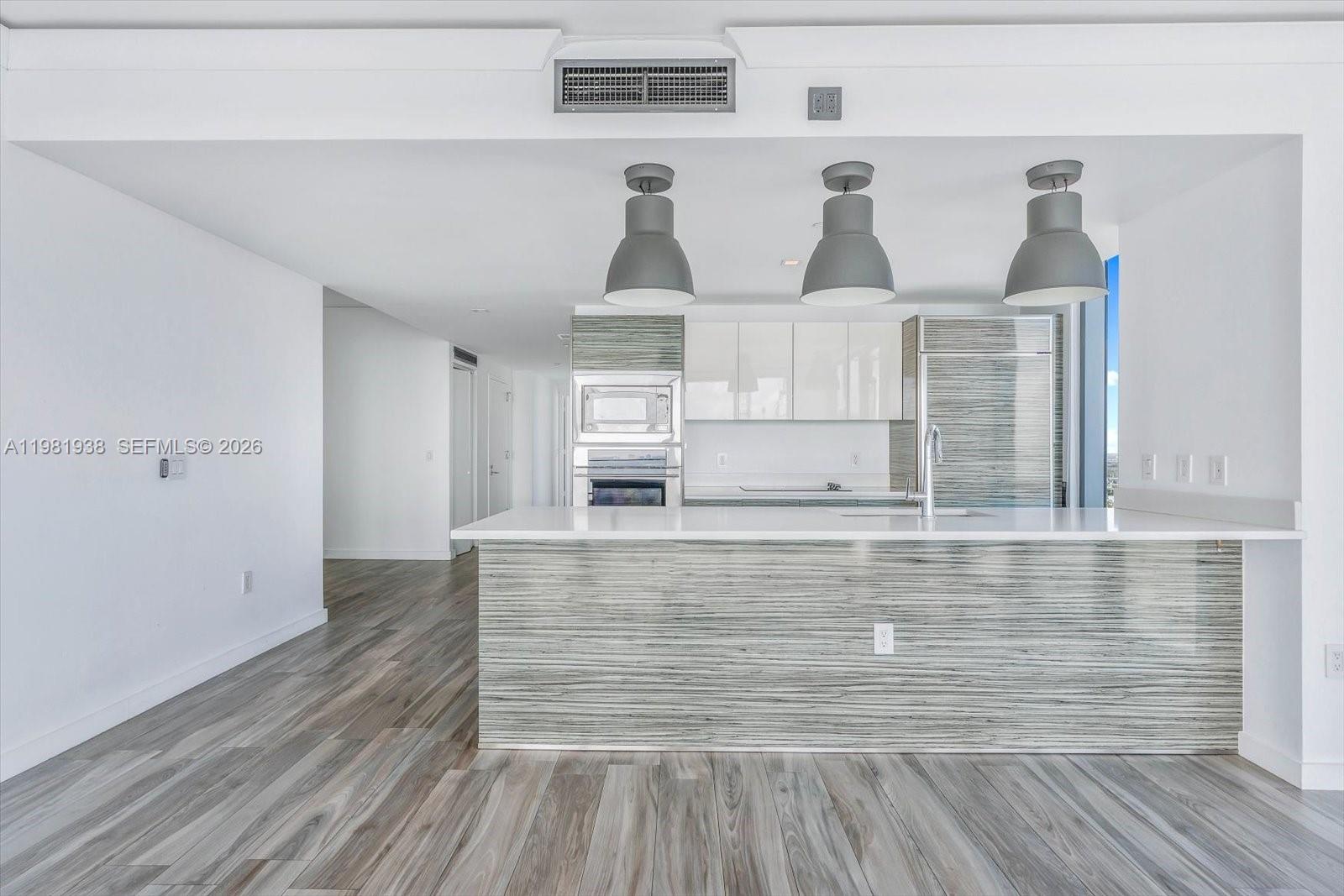 460 NE 28th St #3301, Miami FL 33137