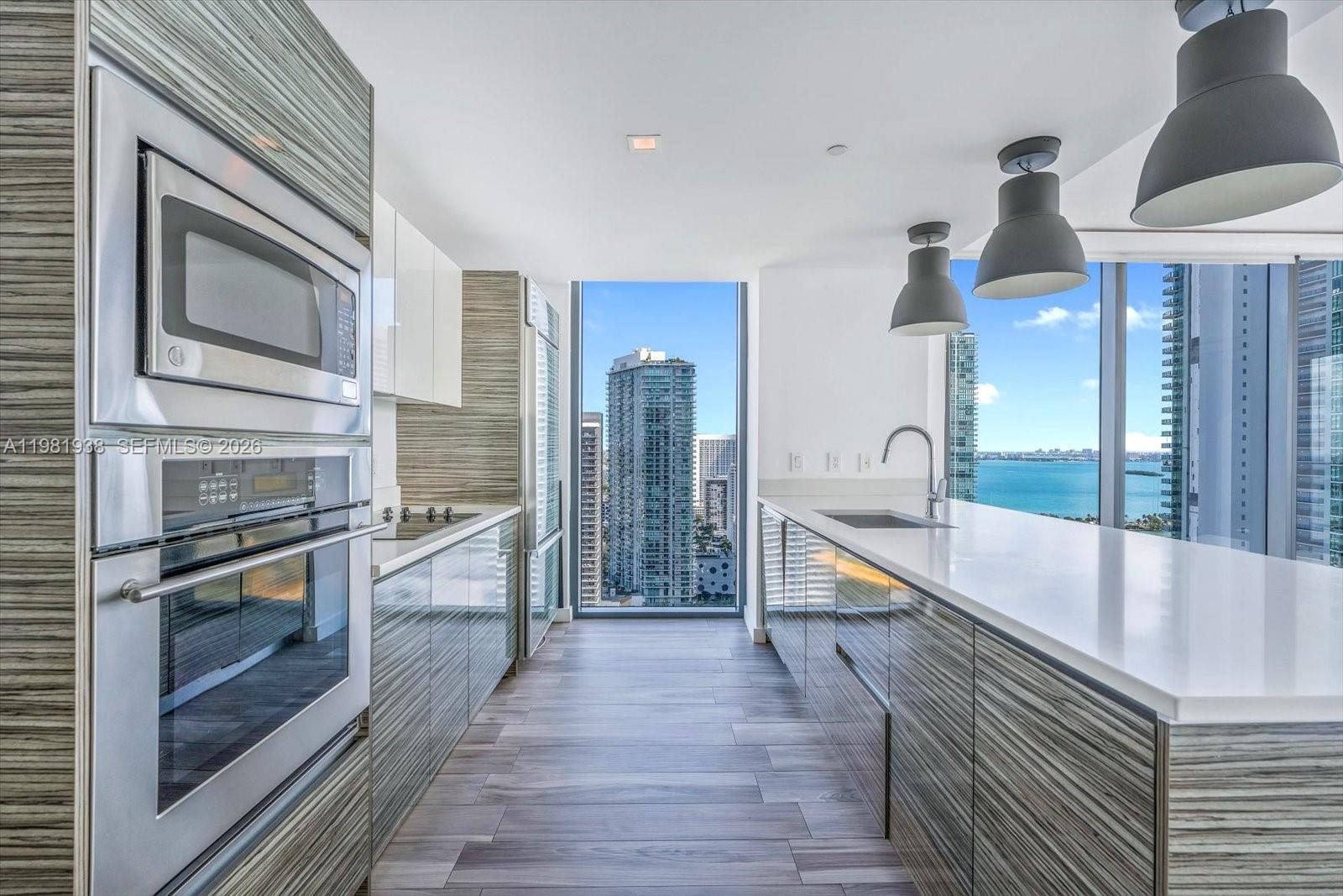 460 NE 28th St #3301, Miami FL 33137