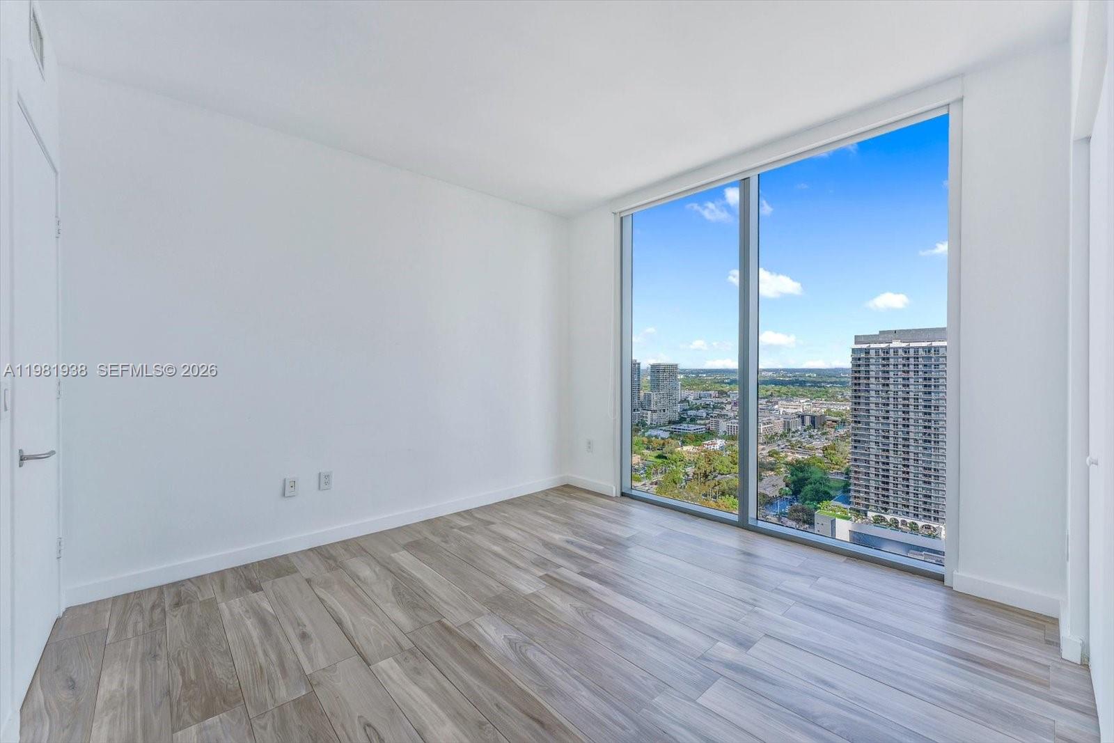 460 NE 28th St #3301, Miami FL 33137