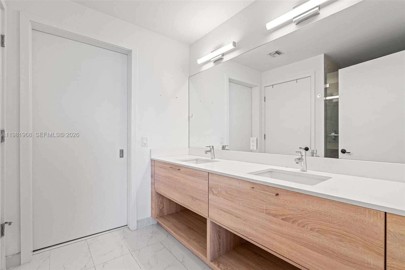 16385 Biscayne Blvd #3201, North Miami Beach FL 33160