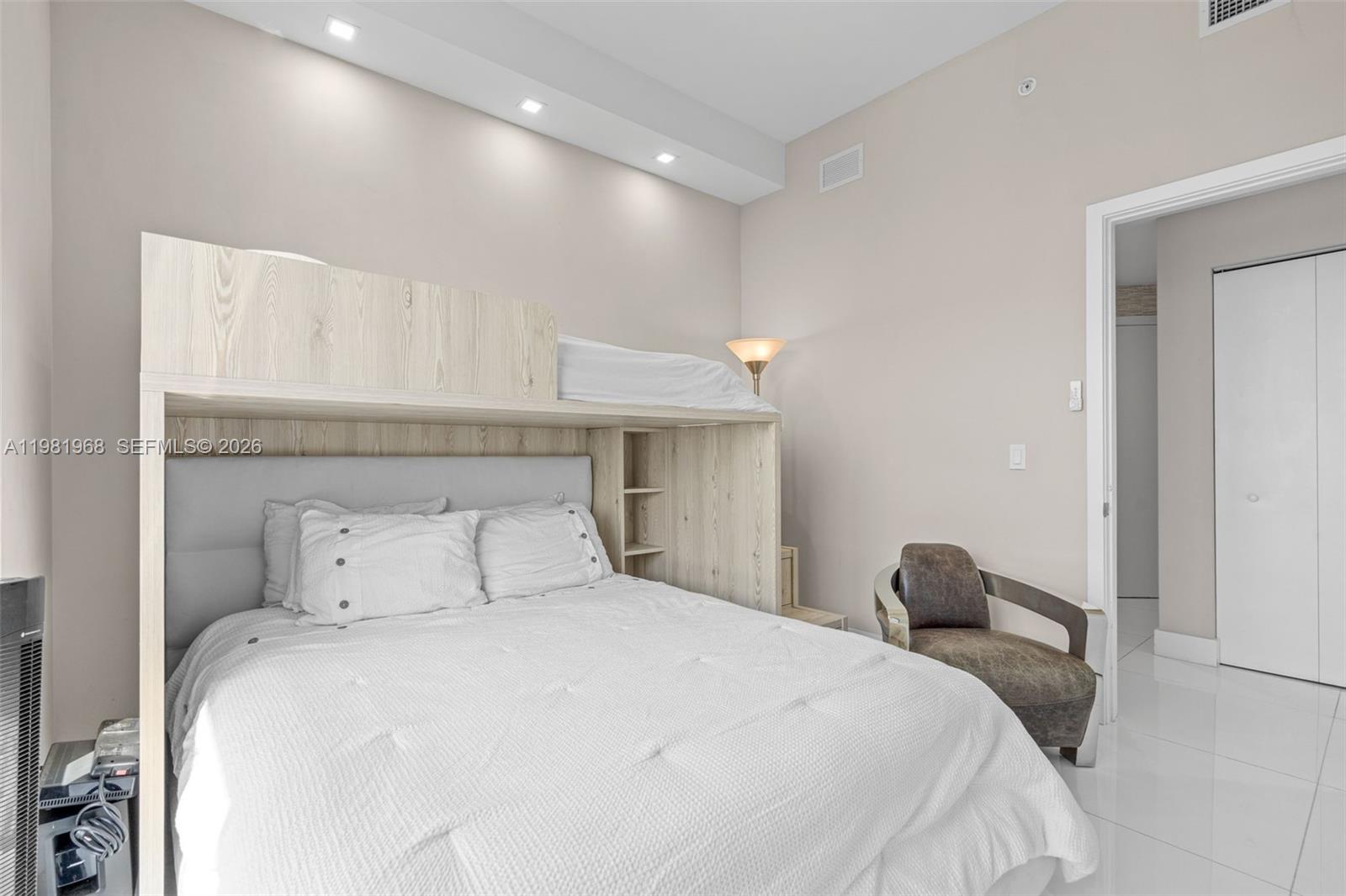 16385 Biscayne Blvd #3201, North Miami Beach FL 33160