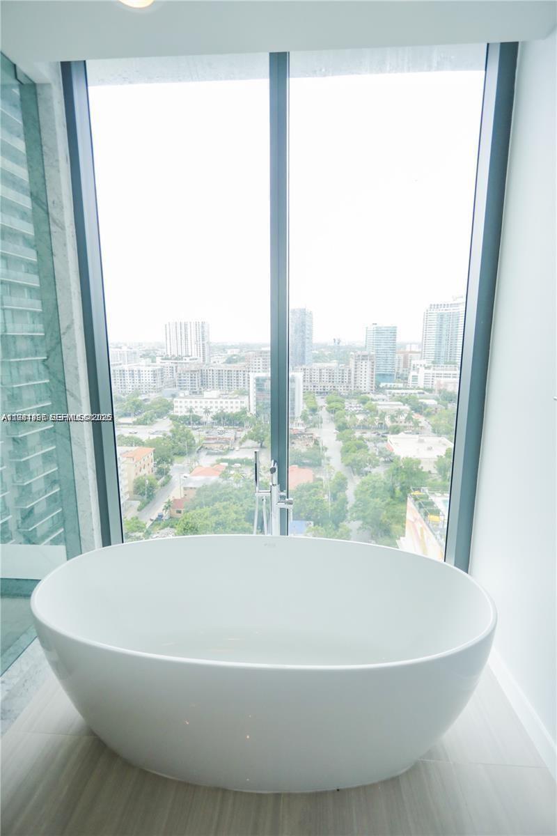 480 NE 31 St #2007, Miami FL 33137