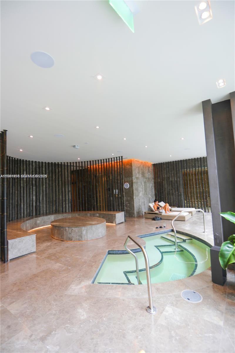 480 NE 31 St #2007, Miami FL 33137