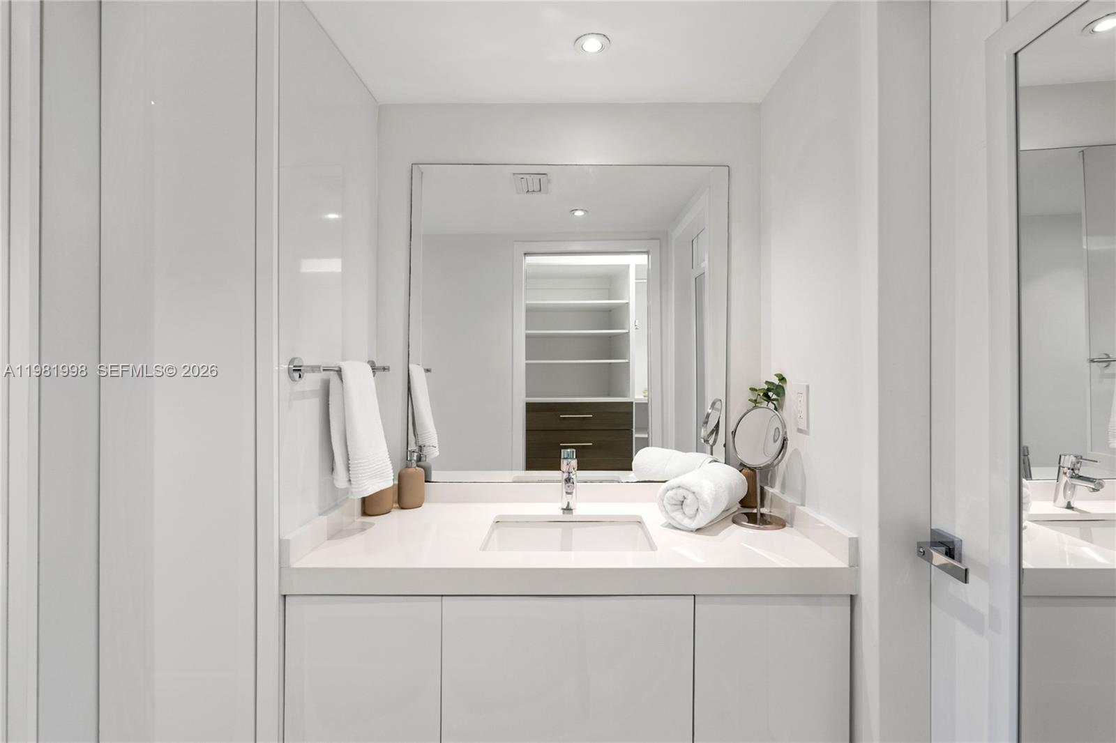 177 Ocean Lane Dr #308, Key Biscayne FL 33149
