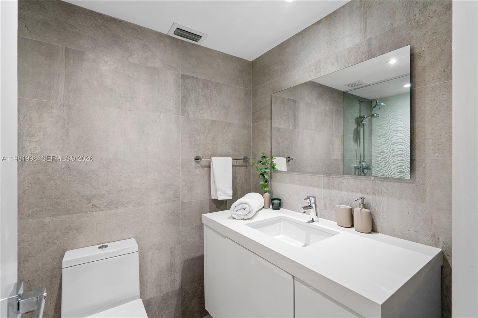 177 Ocean Lane Dr #308, Key Biscayne FL 33149