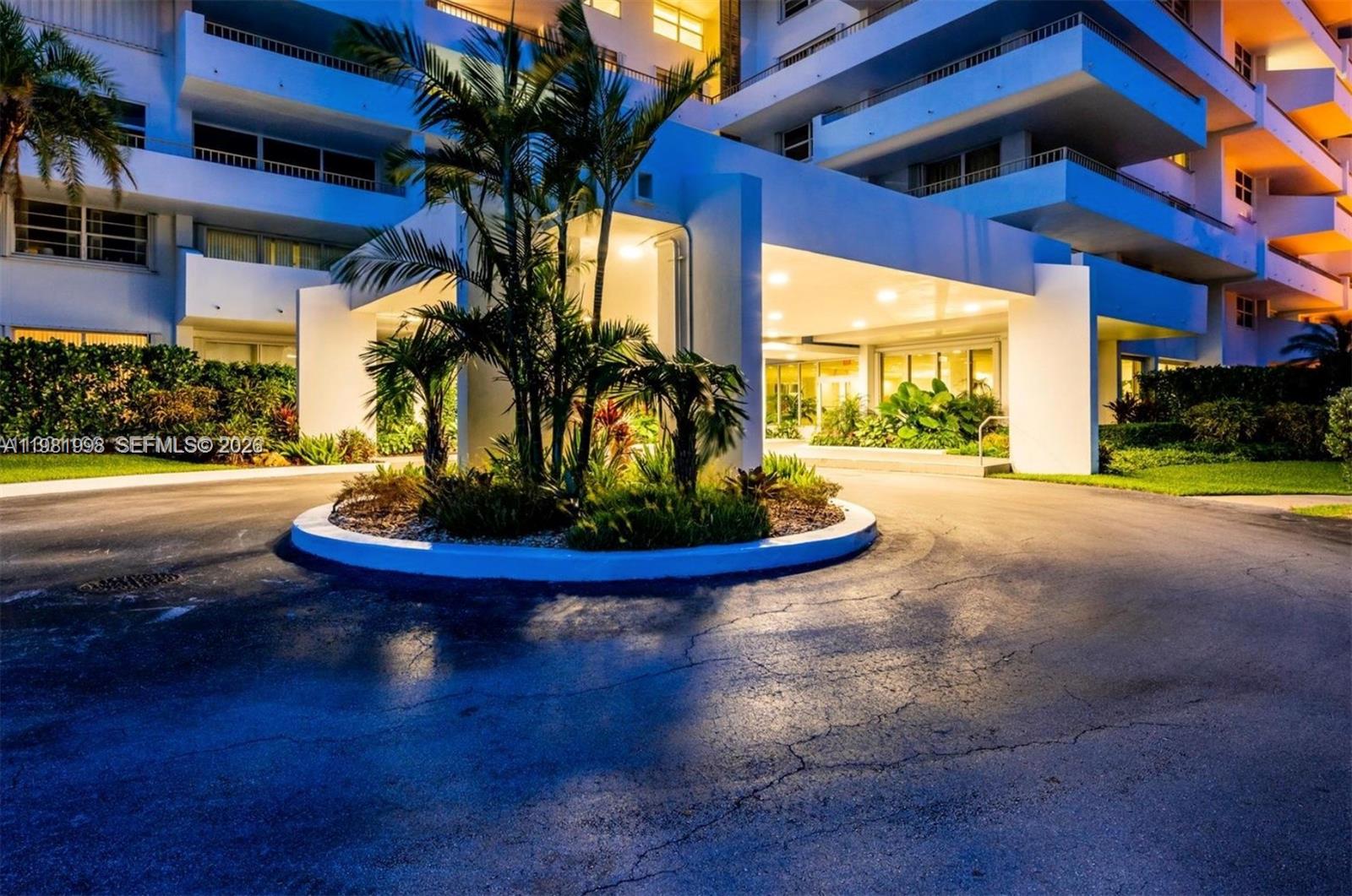 177 Ocean Lane Dr #308, Key Biscayne FL 33149