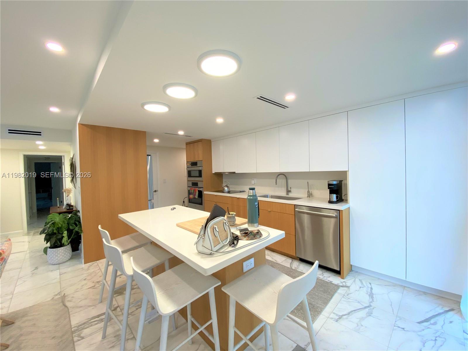 1121 Crandon Blvd #F907, Key Biscayne FL 33149