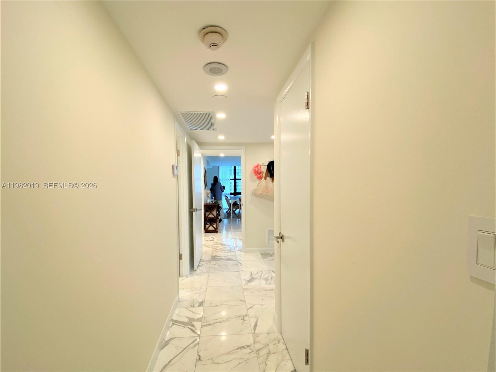 1121 Crandon Blvd #F907, Key Biscayne FL 33149