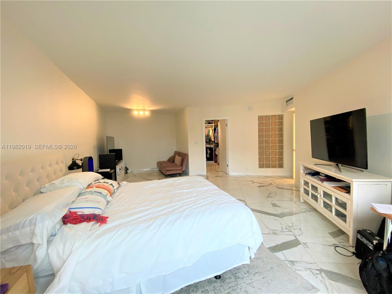 1121 Crandon Blvd #F907, Key Biscayne FL 33149