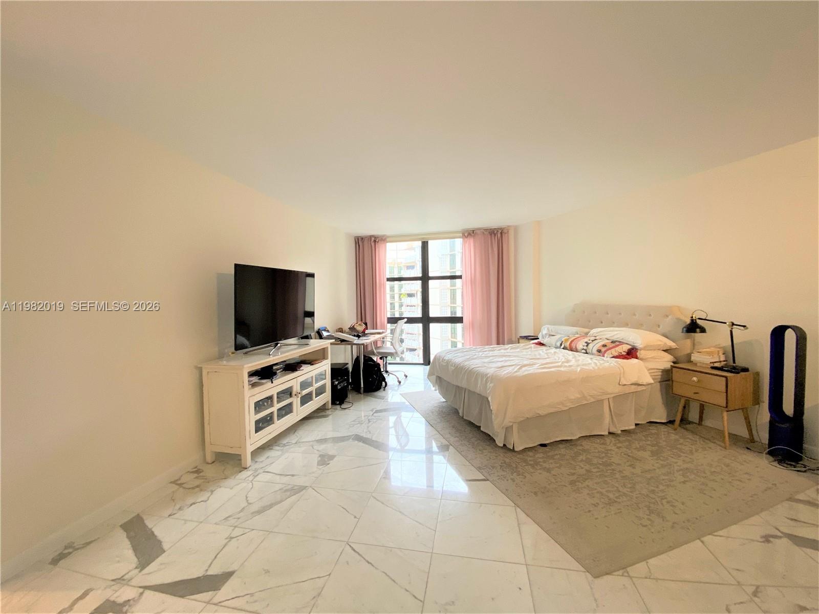 1121 Crandon Blvd #F907, Key Biscayne FL 33149