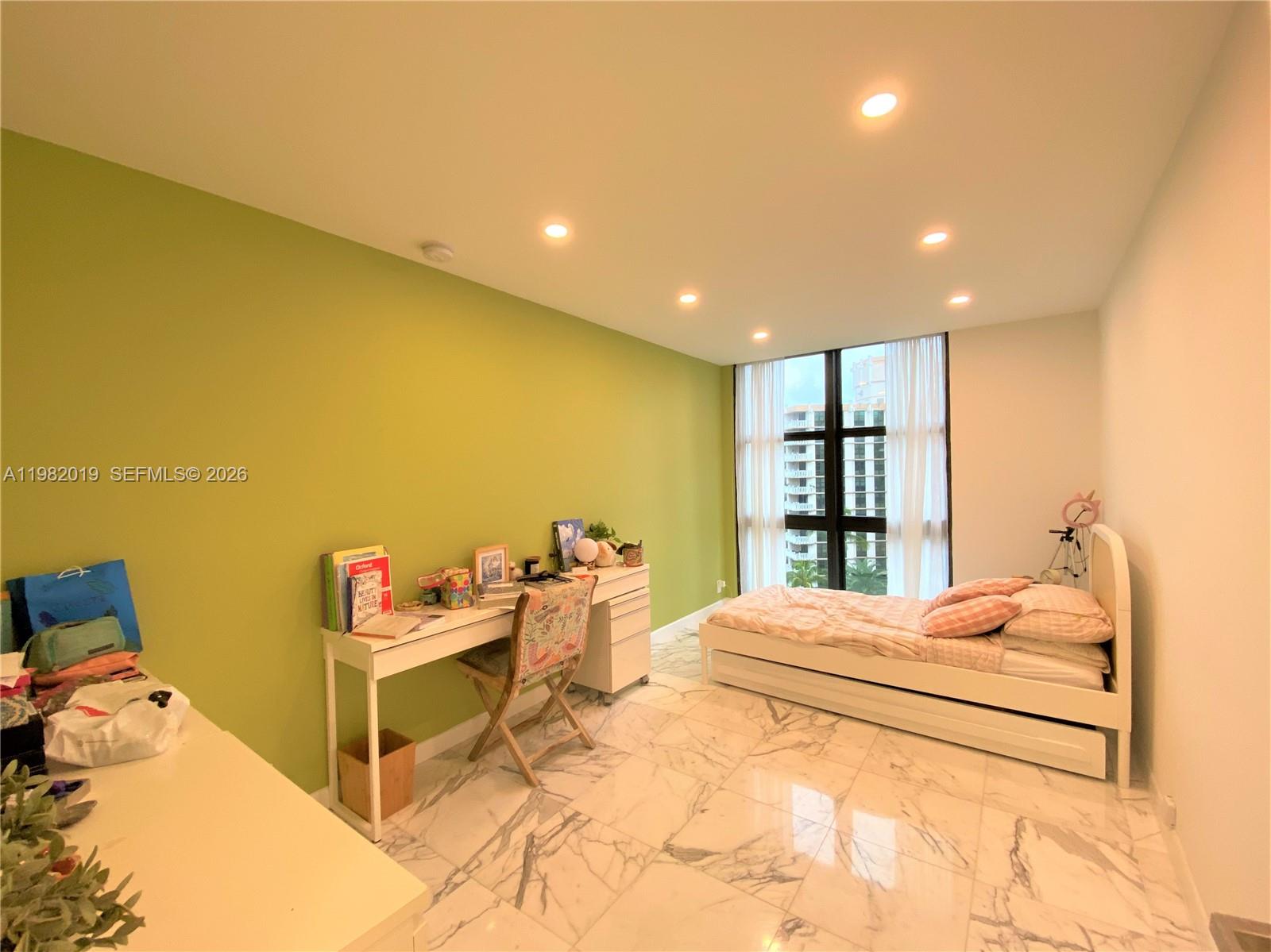 1121 Crandon Blvd #F907, Key Biscayne FL 33149