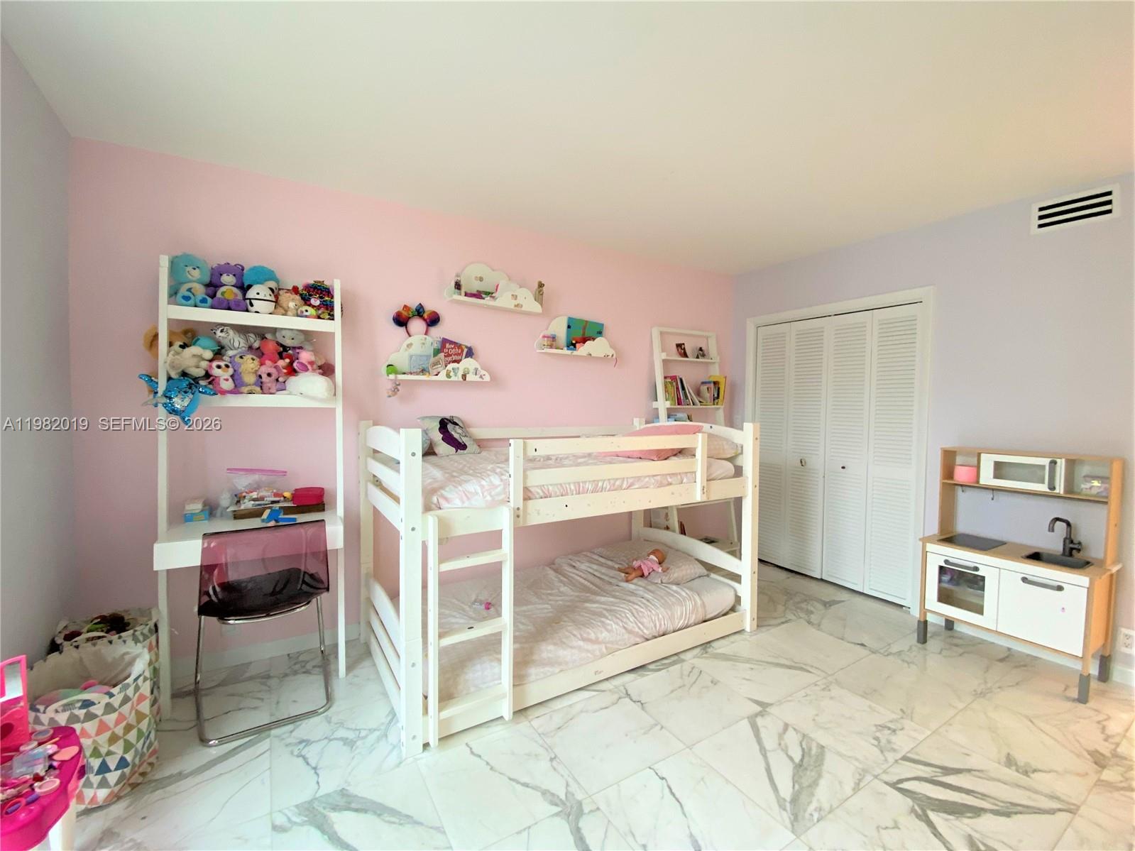1121 Crandon Blvd #F907, Key Biscayne FL 33149