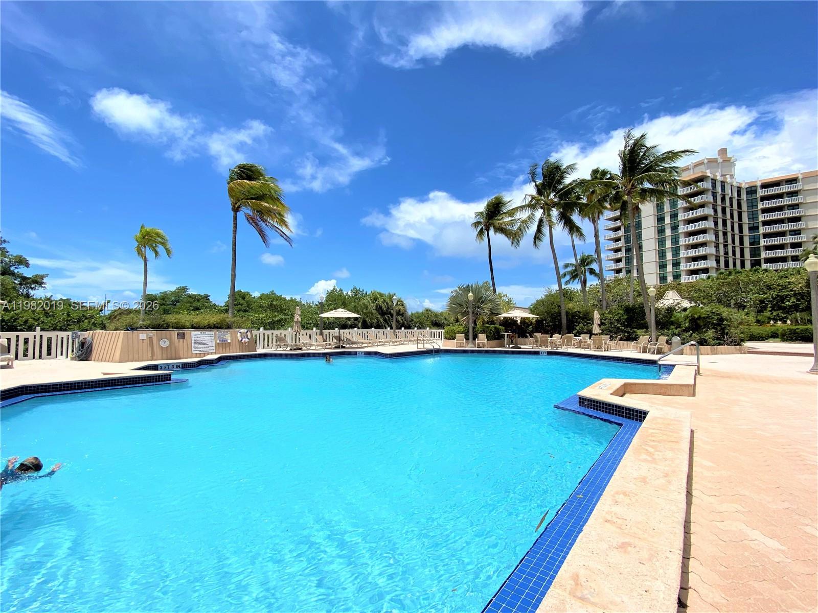 1121 Crandon Blvd #F907, Key Biscayne FL 33149