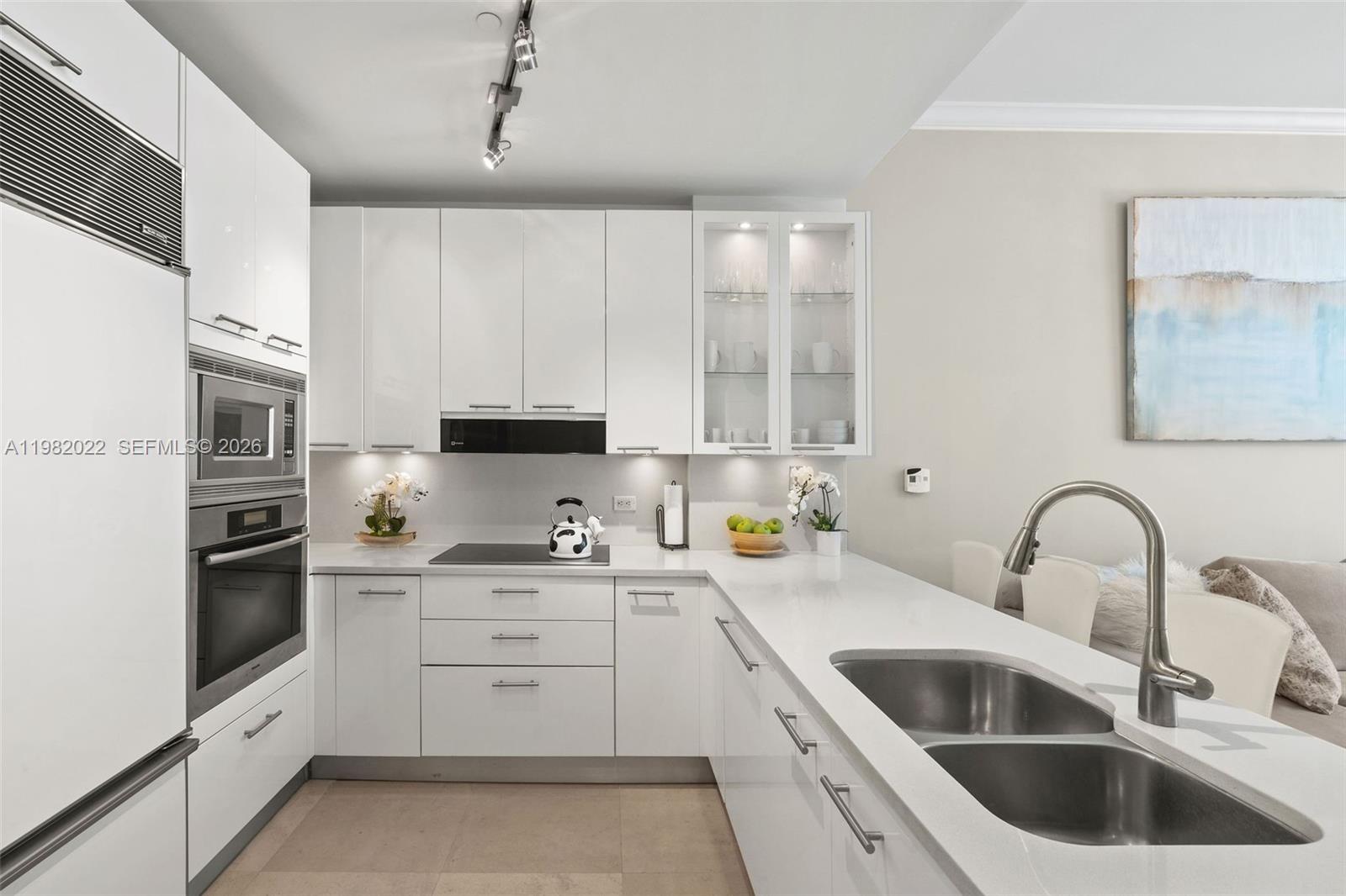 6799 Collins Ave #209, Miami Beach FL 33141