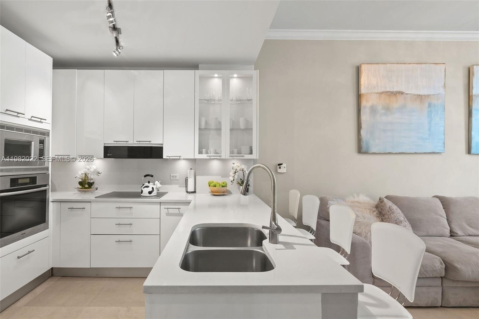 6799 Collins Ave #209, Miami Beach FL 33141
