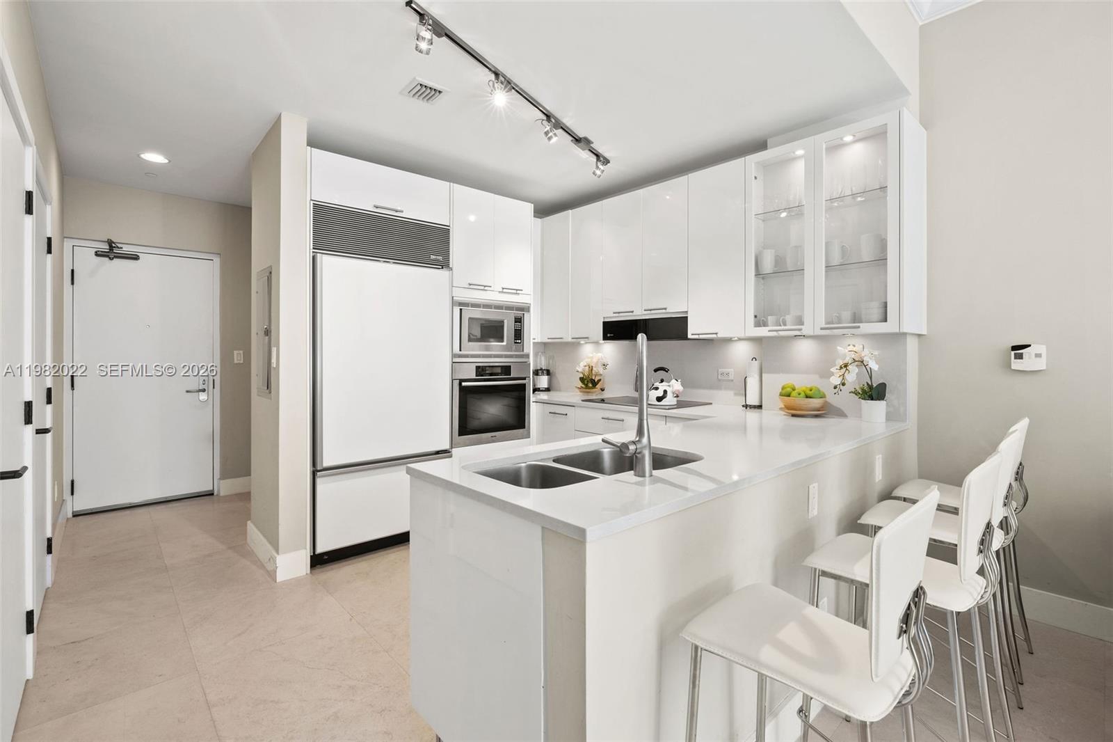 6799 Collins Ave #209, Miami Beach FL 33141