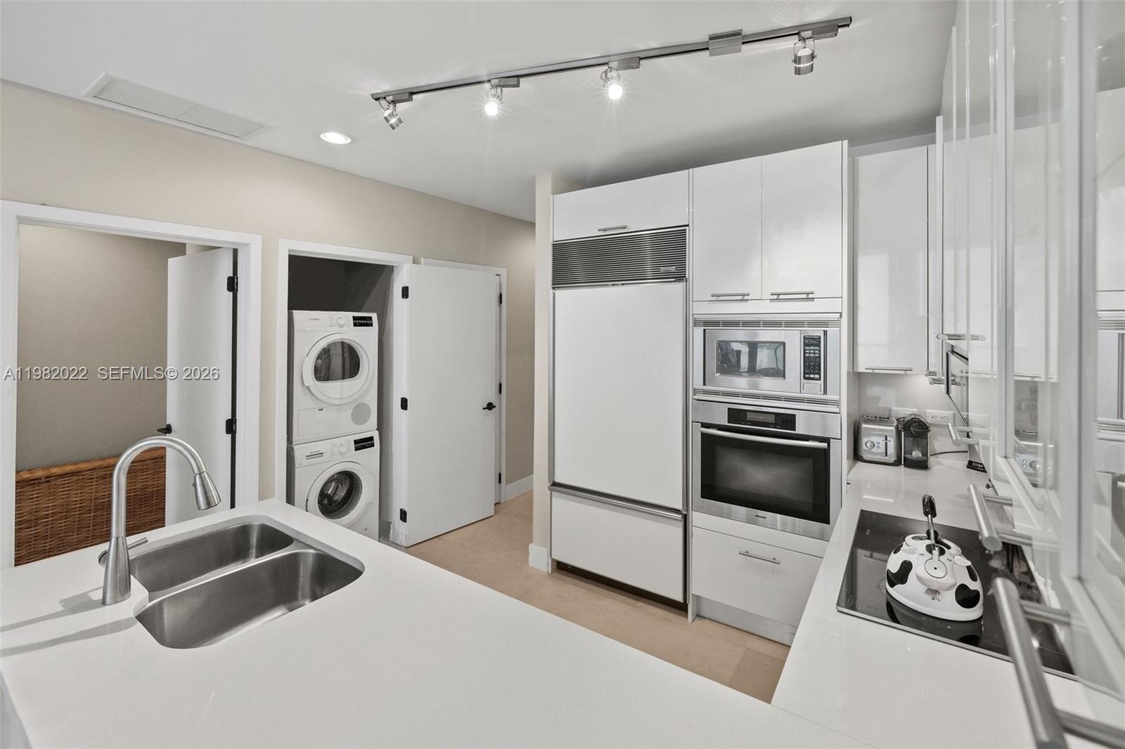 6799 Collins Ave #209, Miami Beach FL 33141