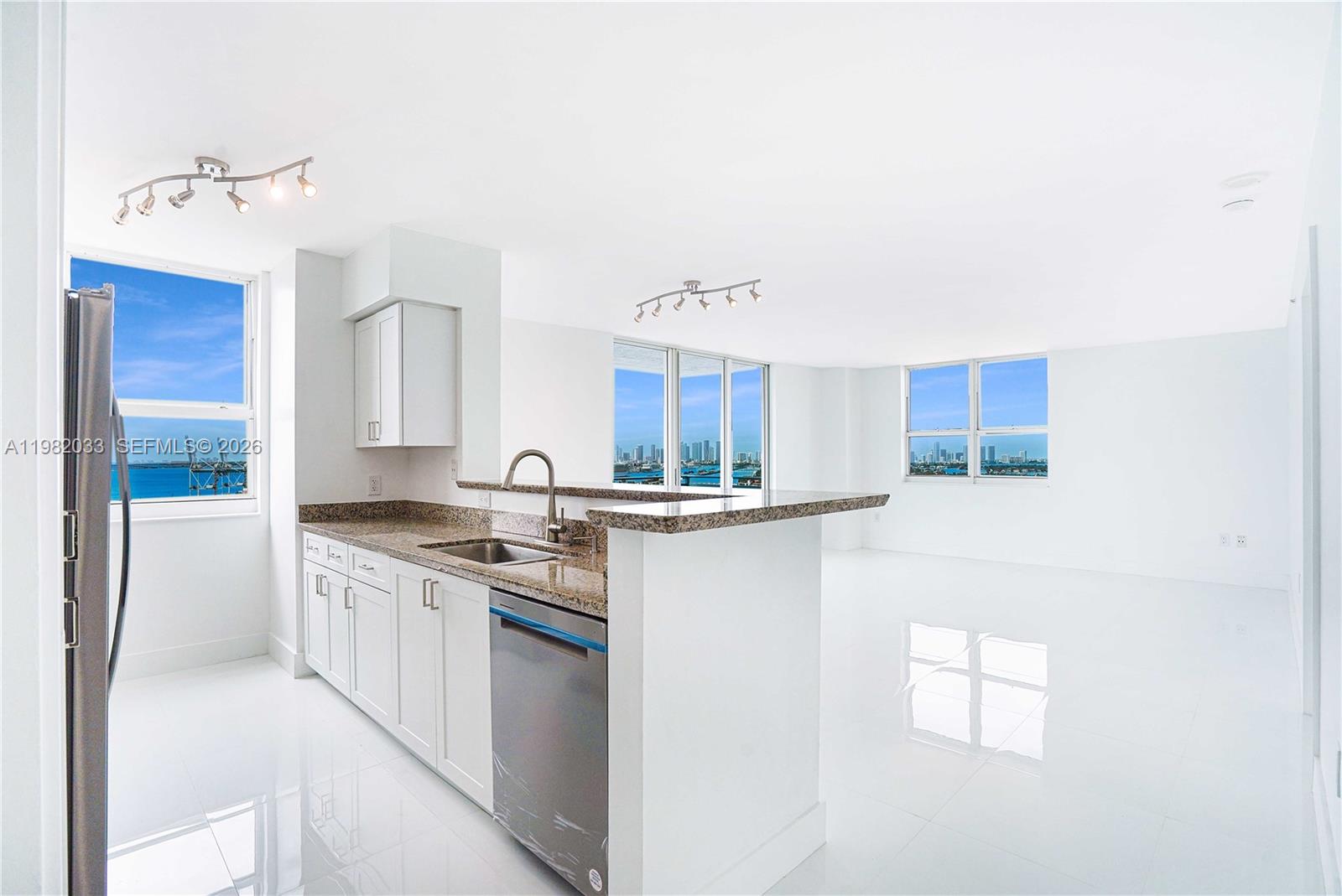 90 Alton Rd #2212, Miami Beach FL 33139