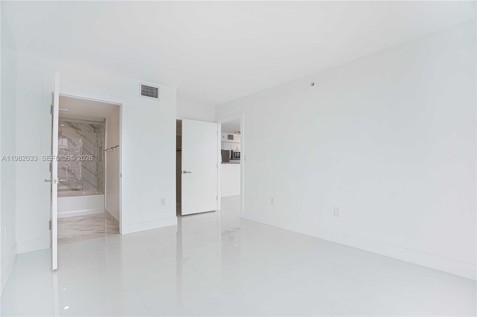 90 Alton Rd #2212, Miami Beach FL 33139