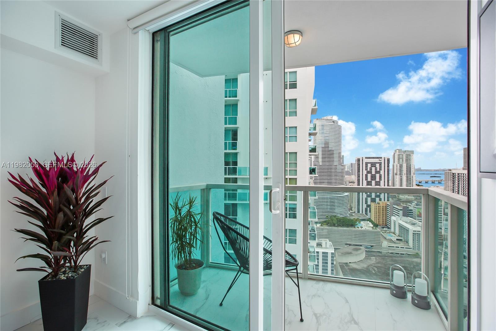 41 SE 5th St #2109, Miami FL 33131