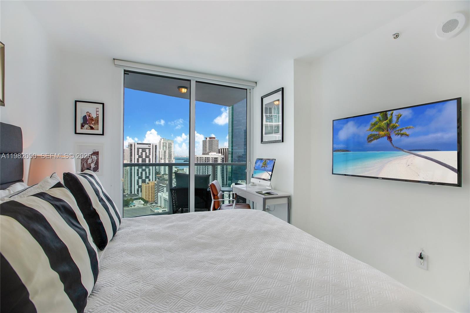 41 SE 5th St #2109, Miami FL 33131