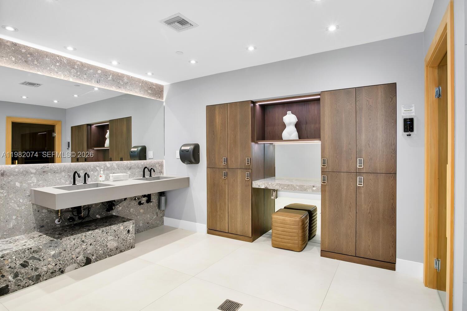 2645 S Bayshore Dr #1802, Miami FL 33133