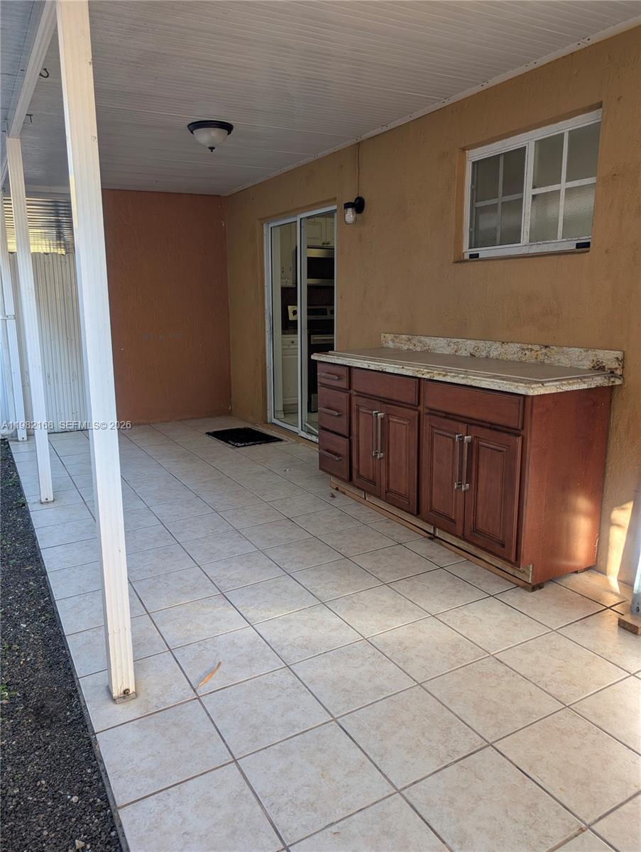 2485 W 76th St #109, Hialeah FL 33016