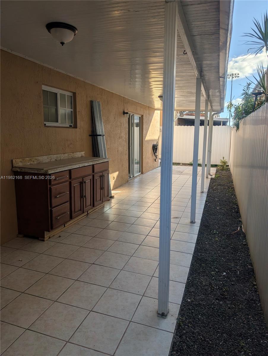 2485 W 76th St #109, Hialeah FL 33016