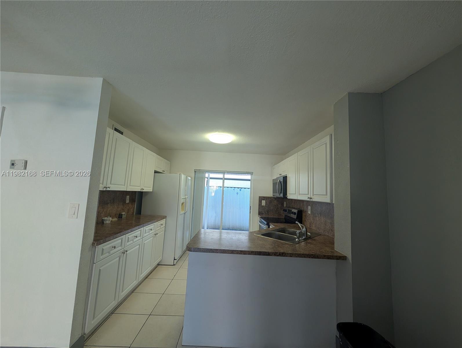 2485 W 76th St #109, Hialeah FL 33016