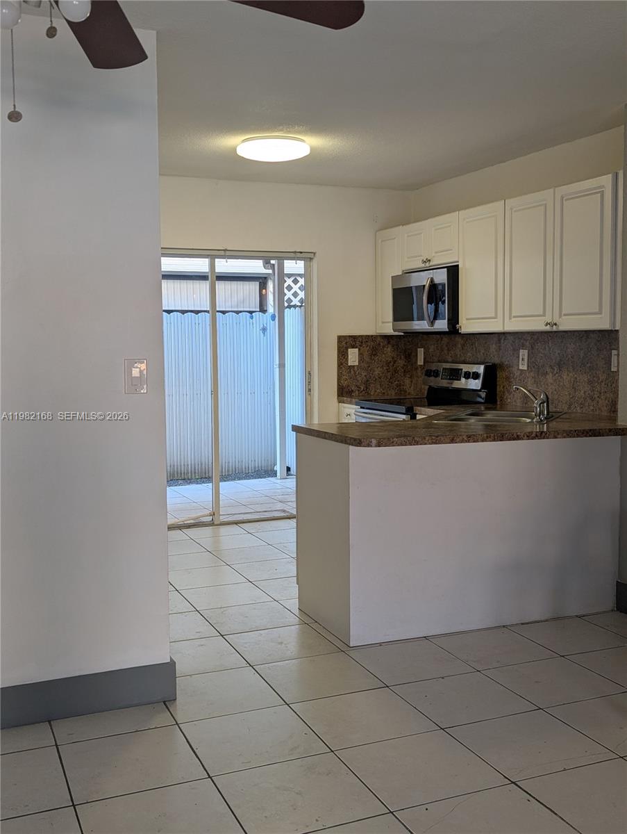 2485 W 76th St #109, Hialeah FL 33016