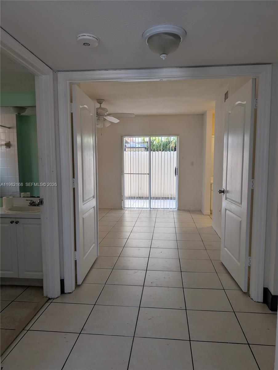 2485 W 76th St #109, Hialeah FL 33016