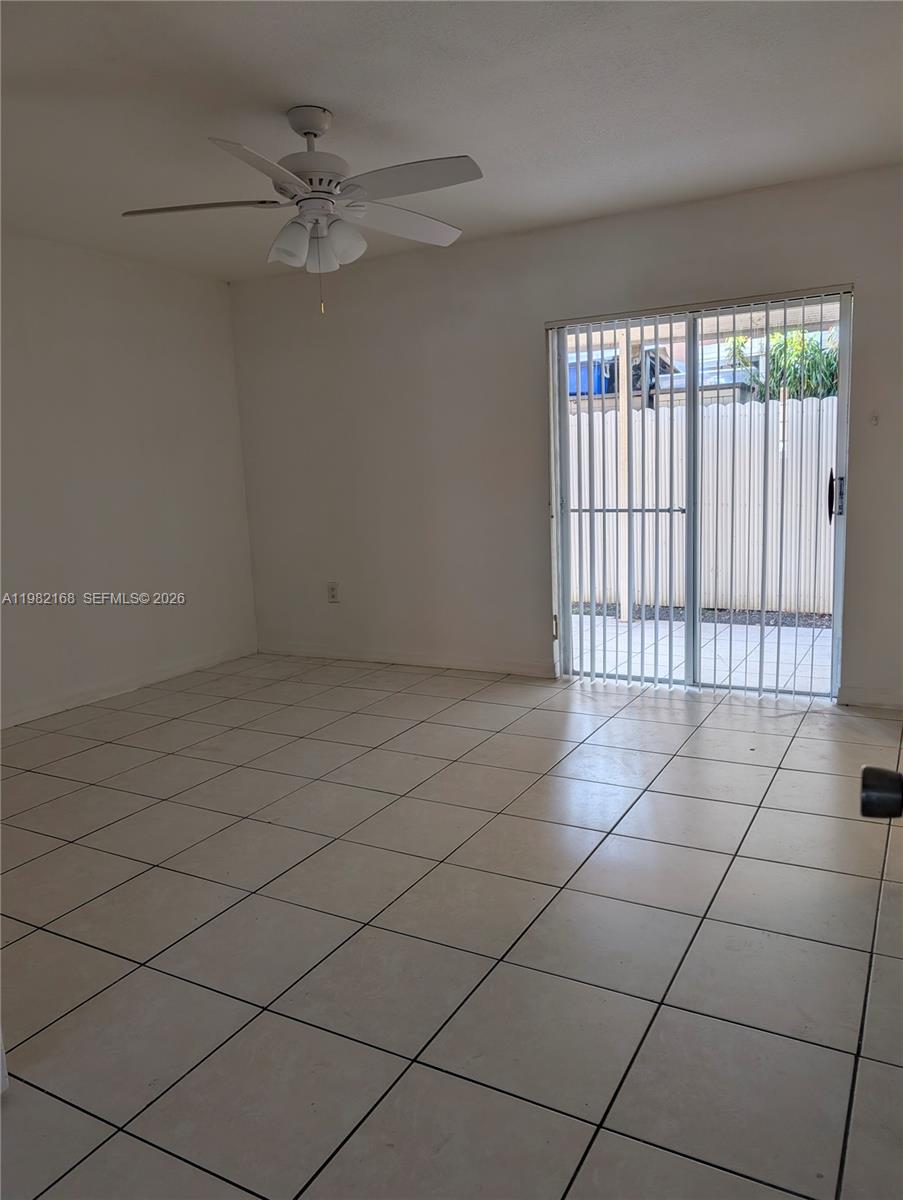 2485 W 76th St #109, Hialeah FL 33016
