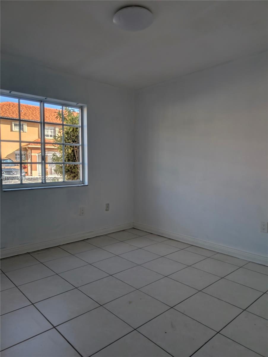 2485 W 76th St #109, Hialeah FL 33016