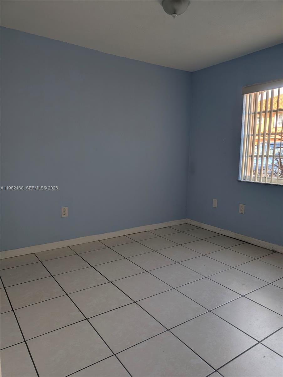 2485 W 76th St #109, Hialeah FL 33016
