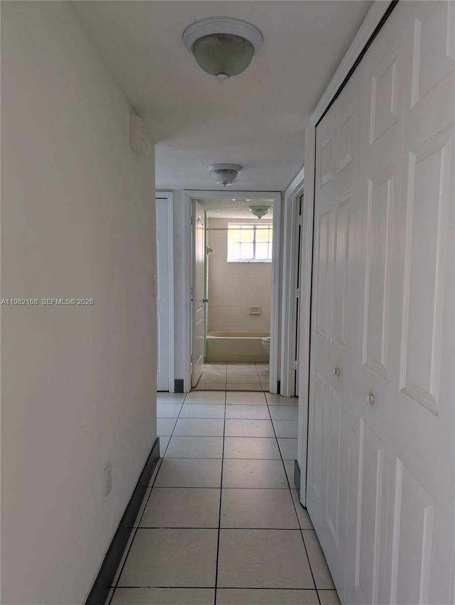 2485 W 76th St #109, Hialeah FL 33016