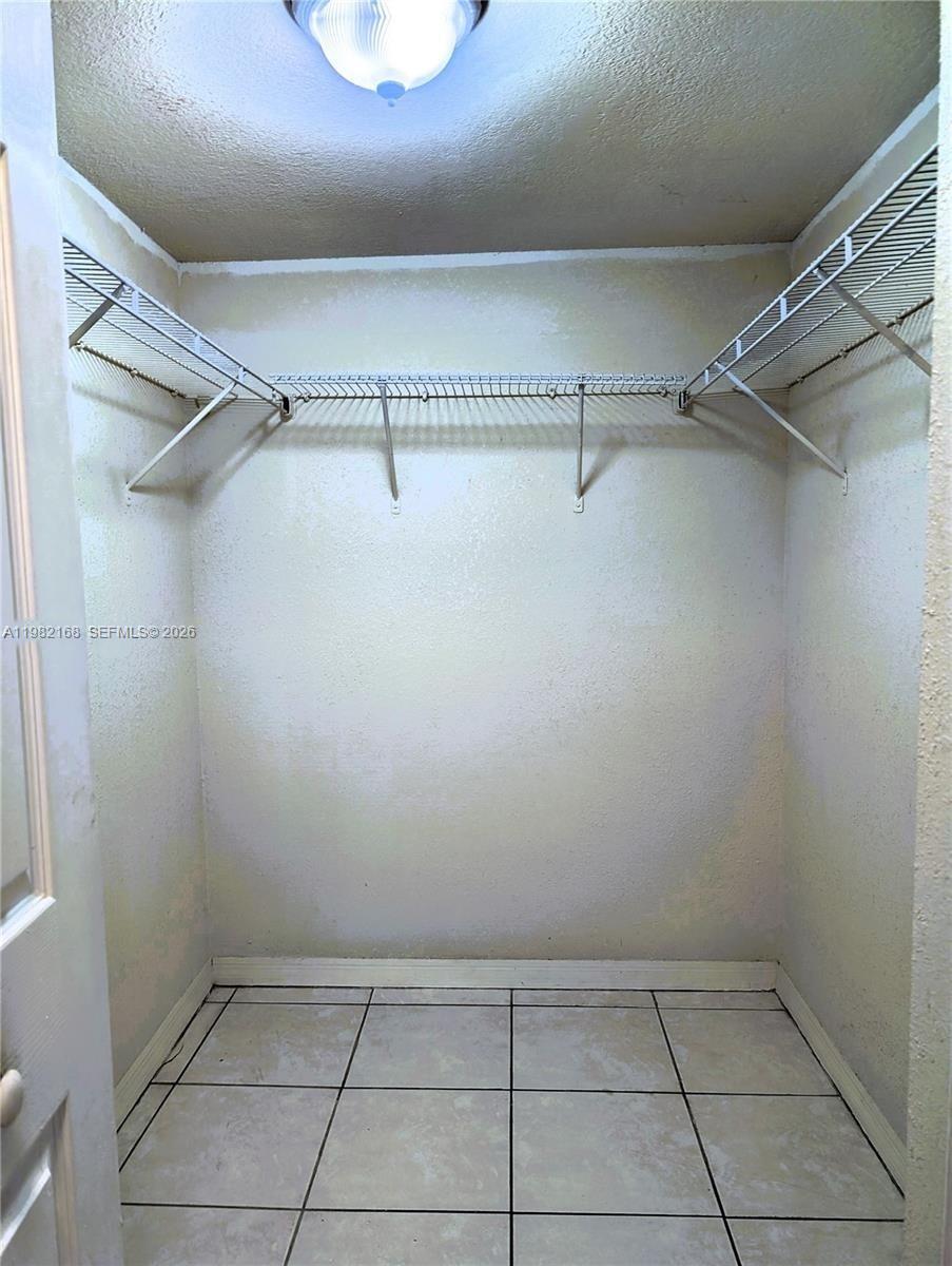 2485 W 76th St #109, Hialeah FL 33016