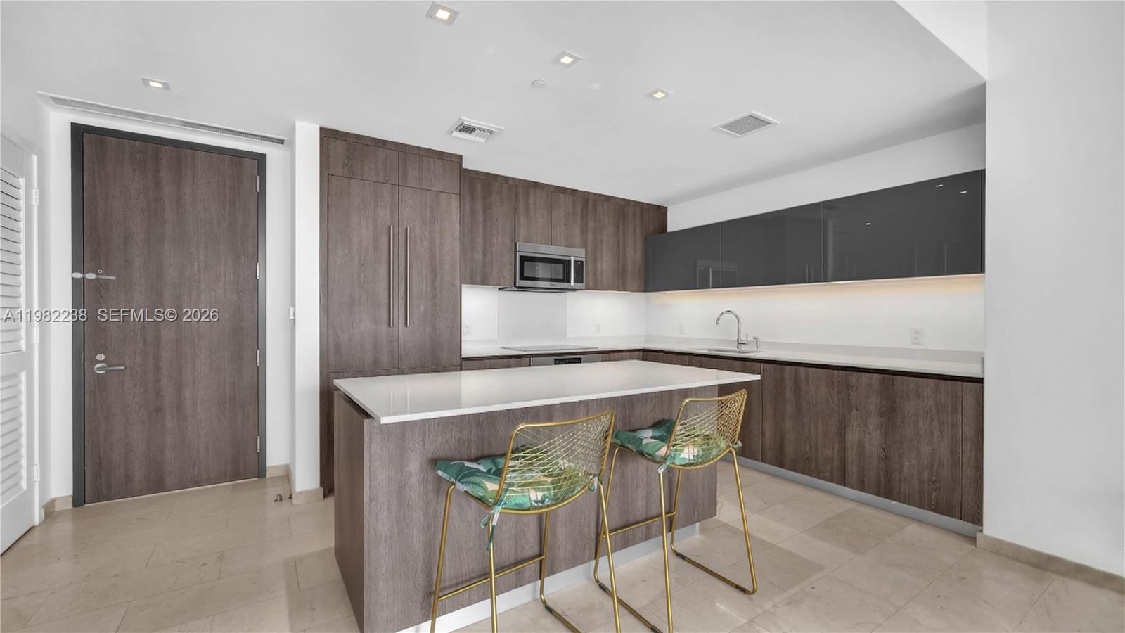 88 SW 7th St #3307, Miami FL 33130