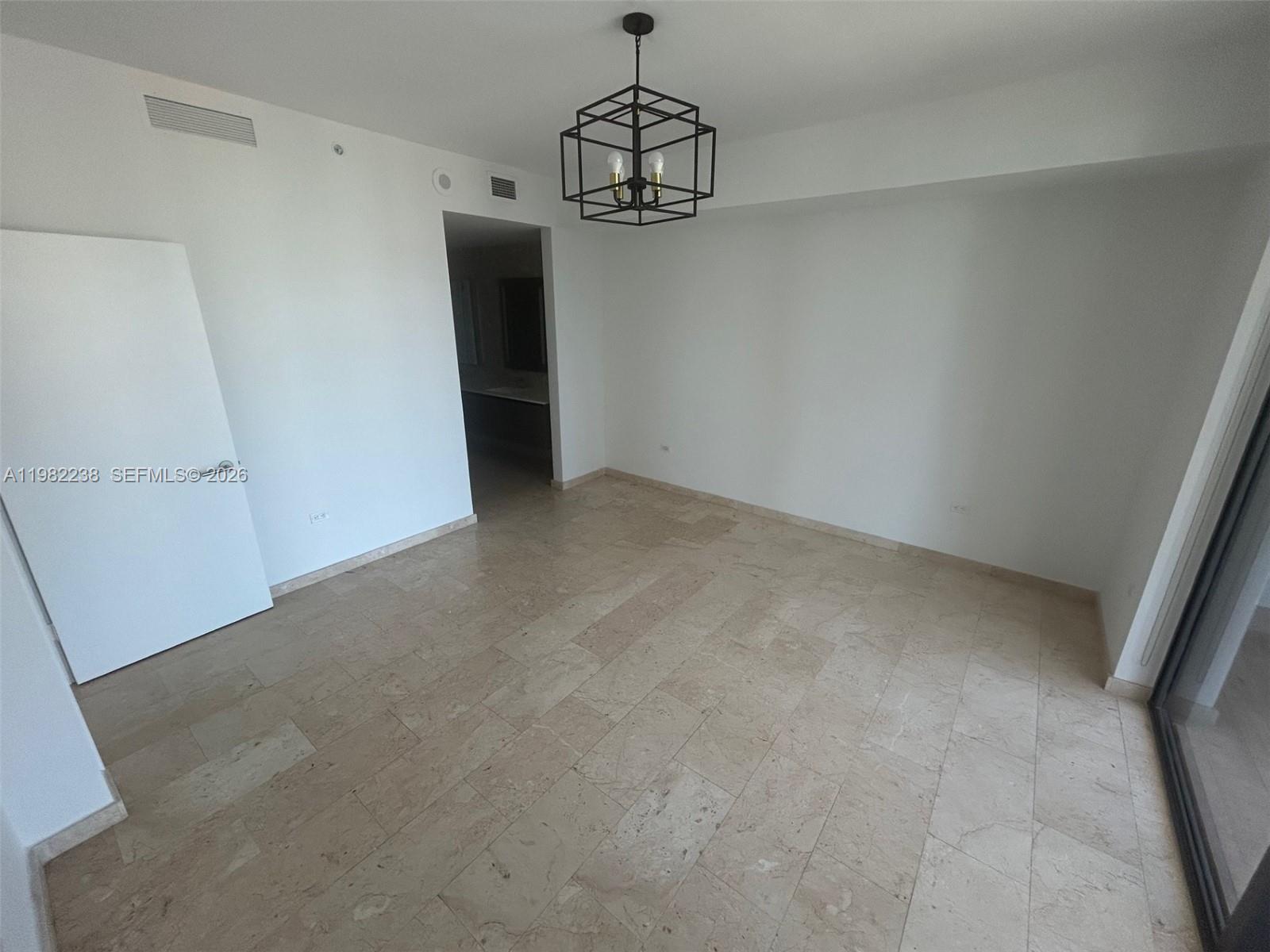 88 SW 7th St #3307, Miami FL 33130