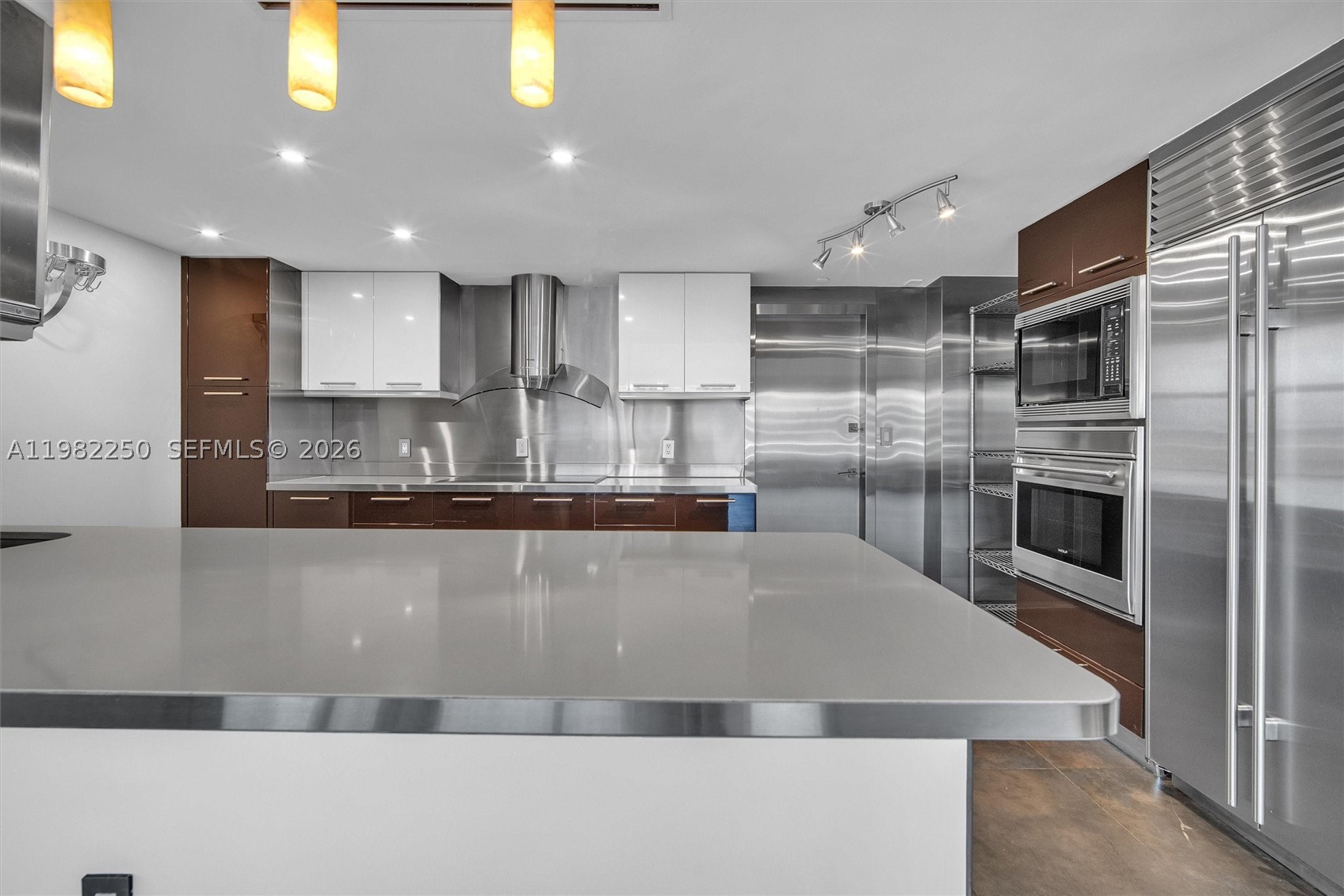 199 Ocean Lane Dr #1009, Key Biscayne FL 33149
