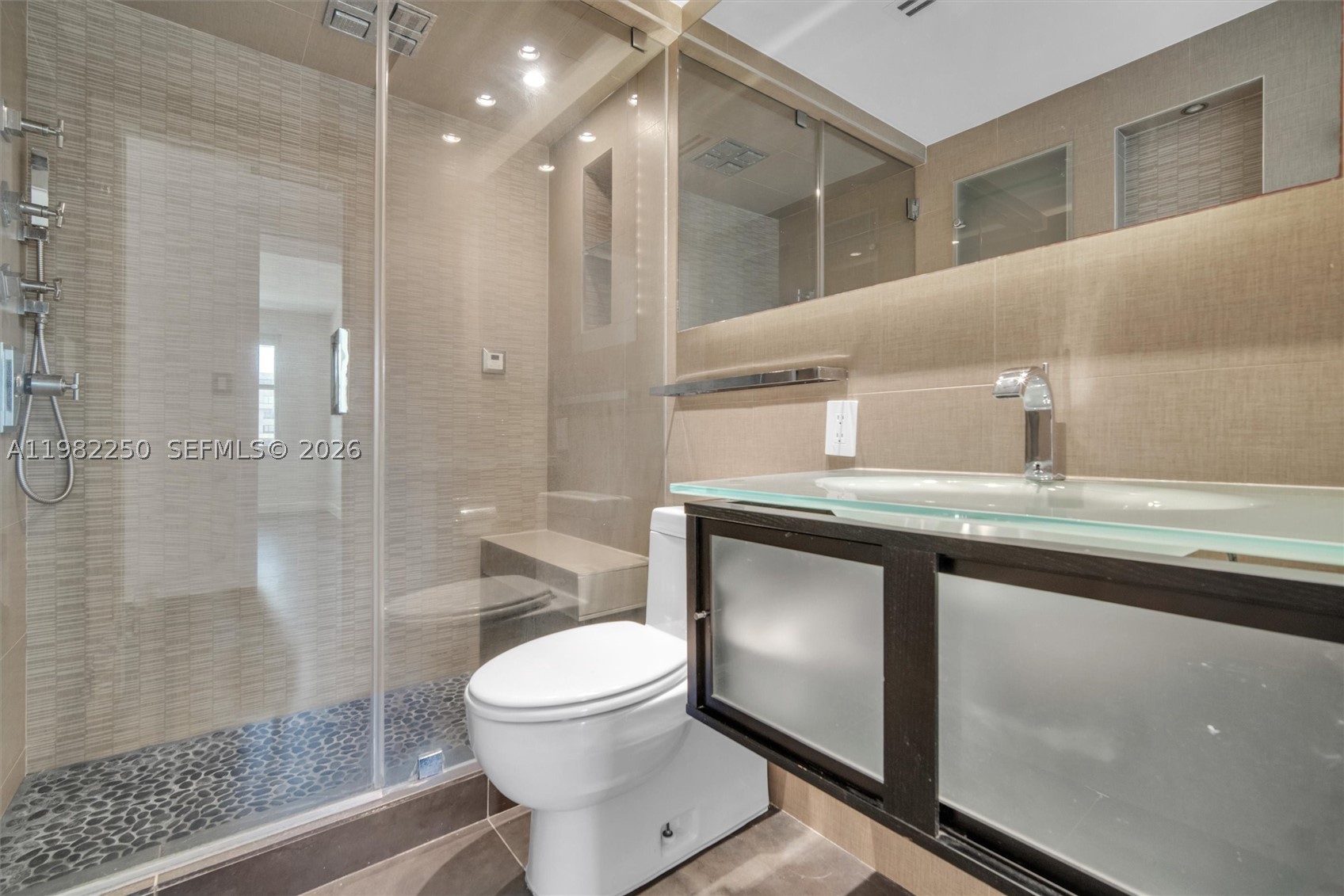 199 Ocean Lane Dr #1009, Key Biscayne FL 33149