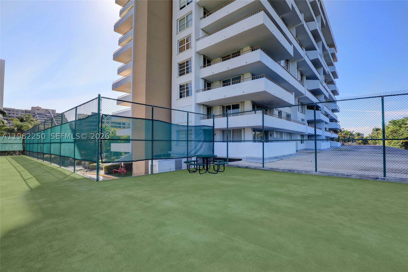 199 Ocean Lane Dr #1009, Key Biscayne FL 33149