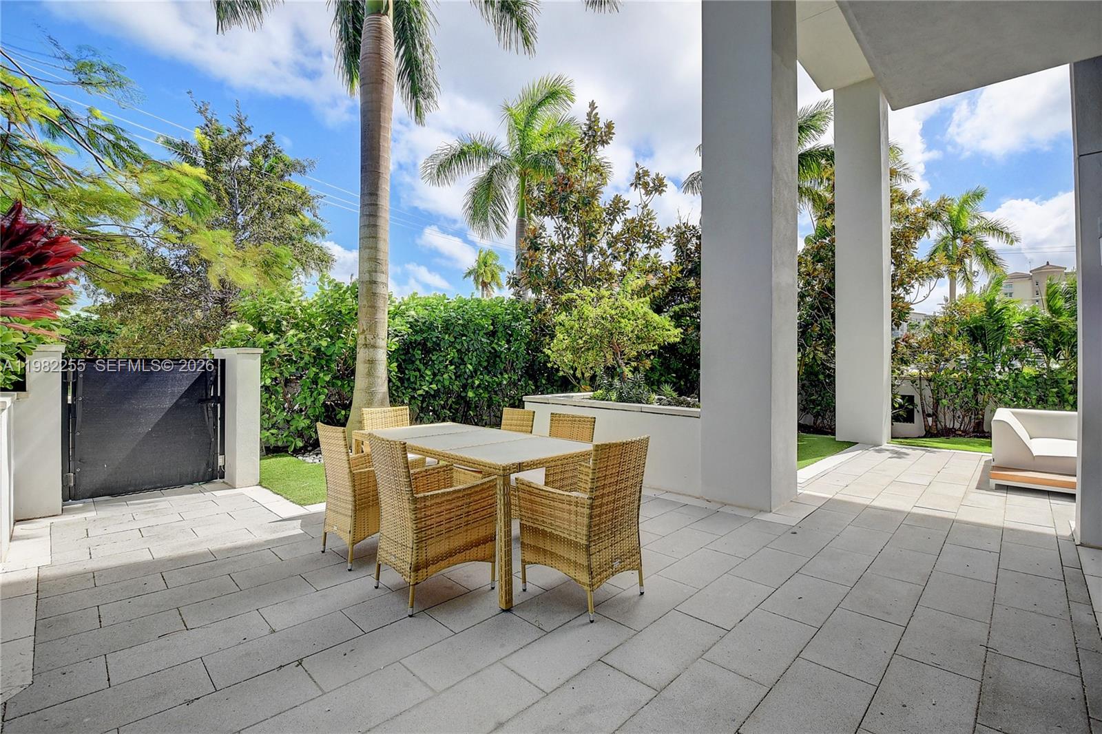 155 E Boca Raton Rd #TH1, Boca Raton FL 33432