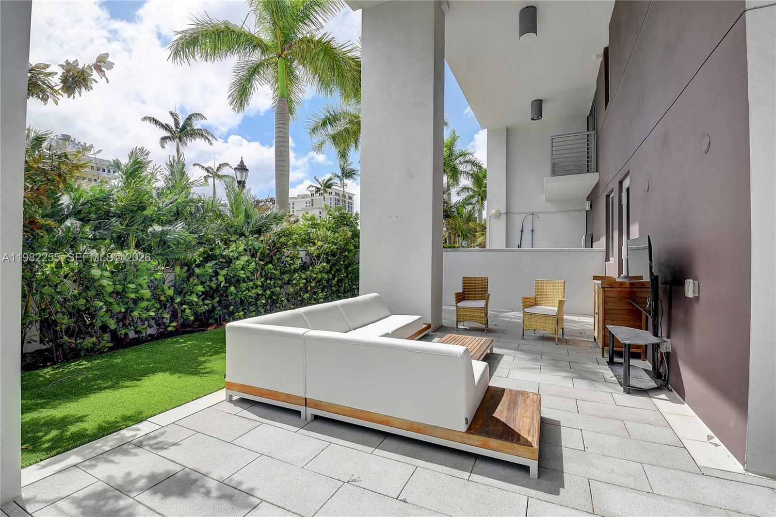 155 E Boca Raton Rd #TH1, Boca Raton FL 33432