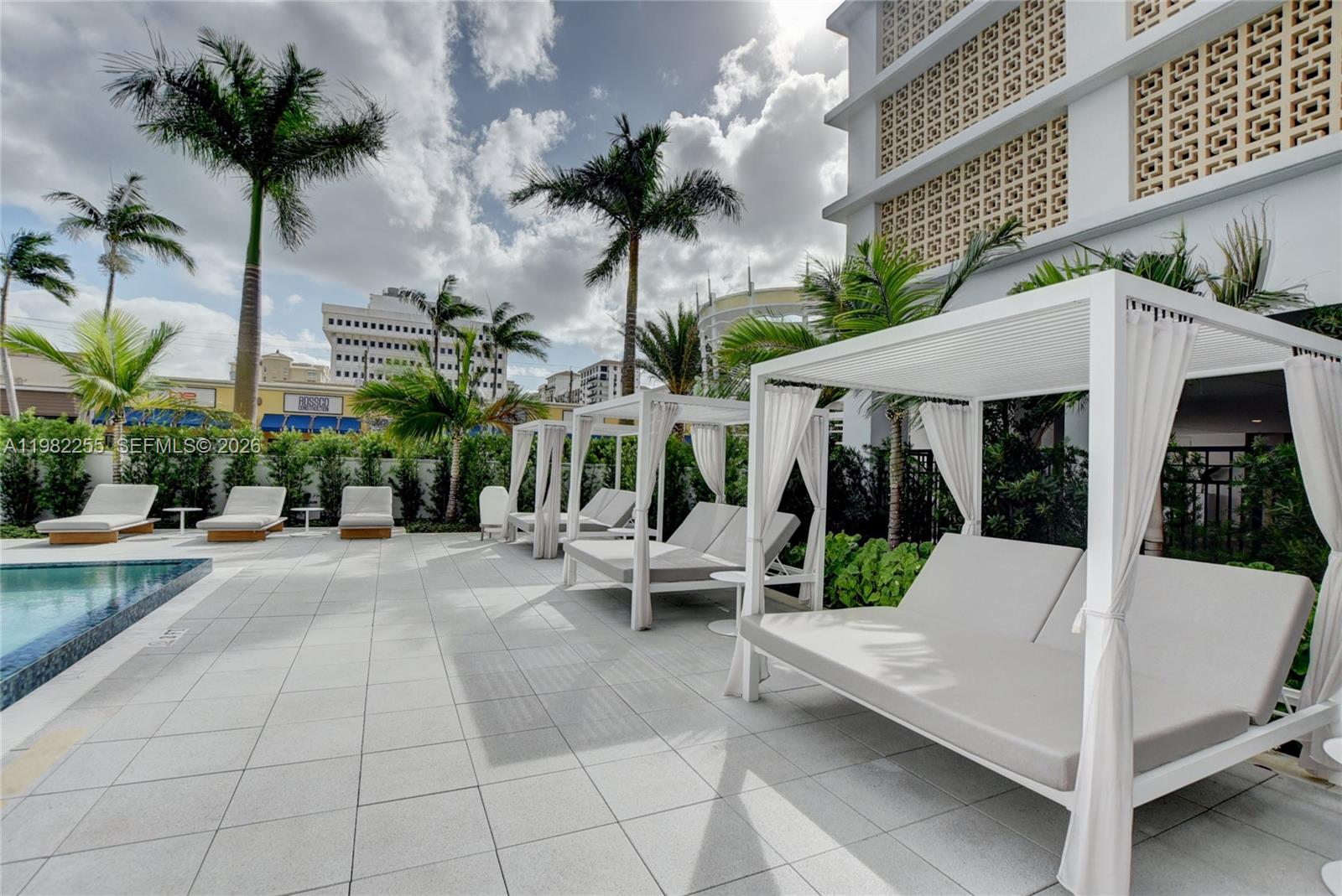 155 E Boca Raton Rd #TH1, Boca Raton FL 33432