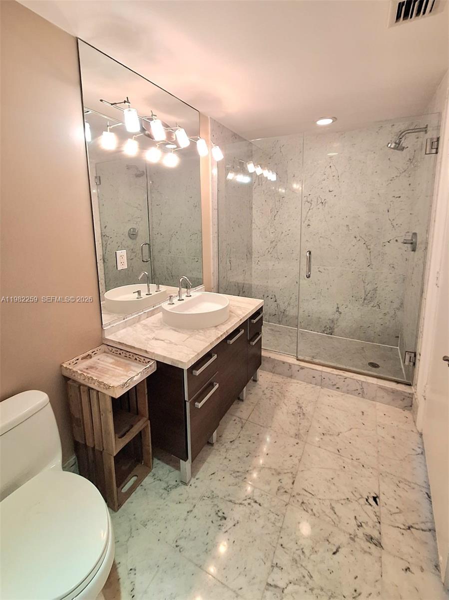 253 NE 2nd St #2606, Miami FL 33132