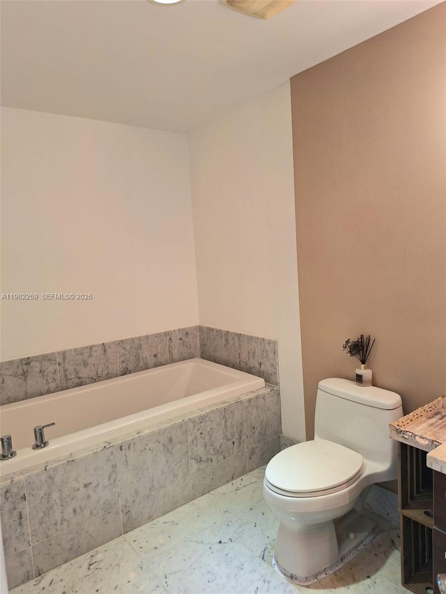 253 NE 2nd St #2606, Miami FL 33132