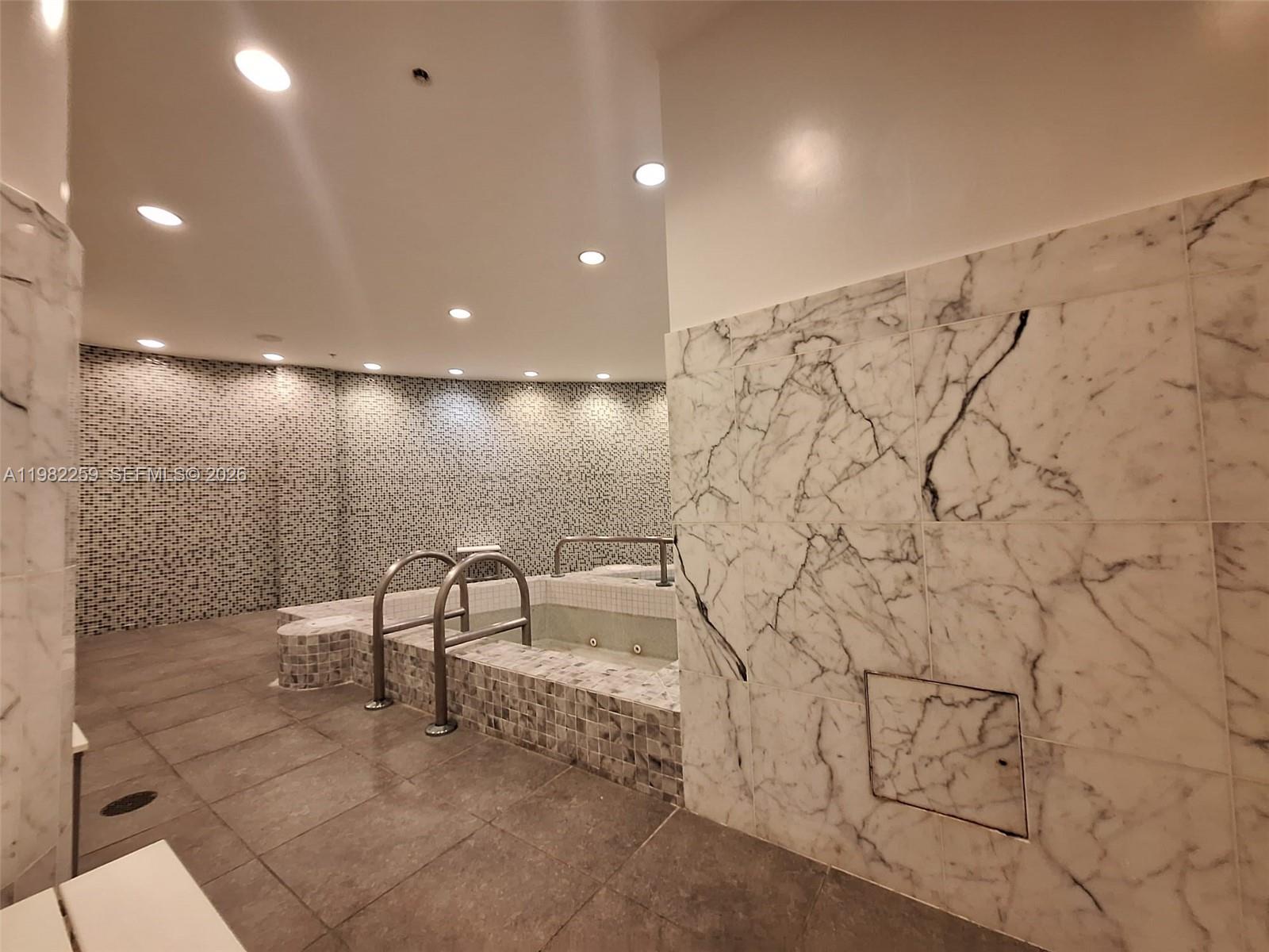253 NE 2nd St #2606, Miami FL 33132