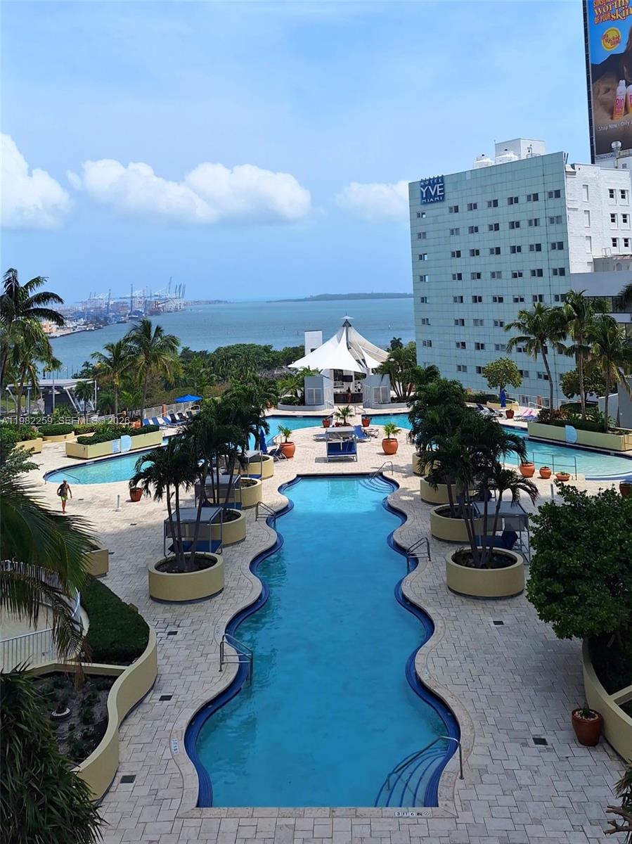 253 NE 2nd St #2606, Miami FL 33132