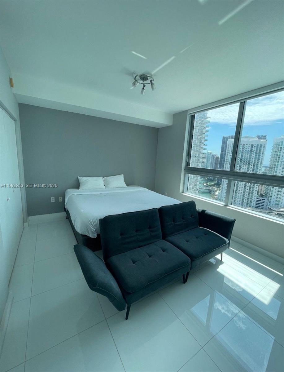 90 SW 3rd St #3203, Miami FL 33130